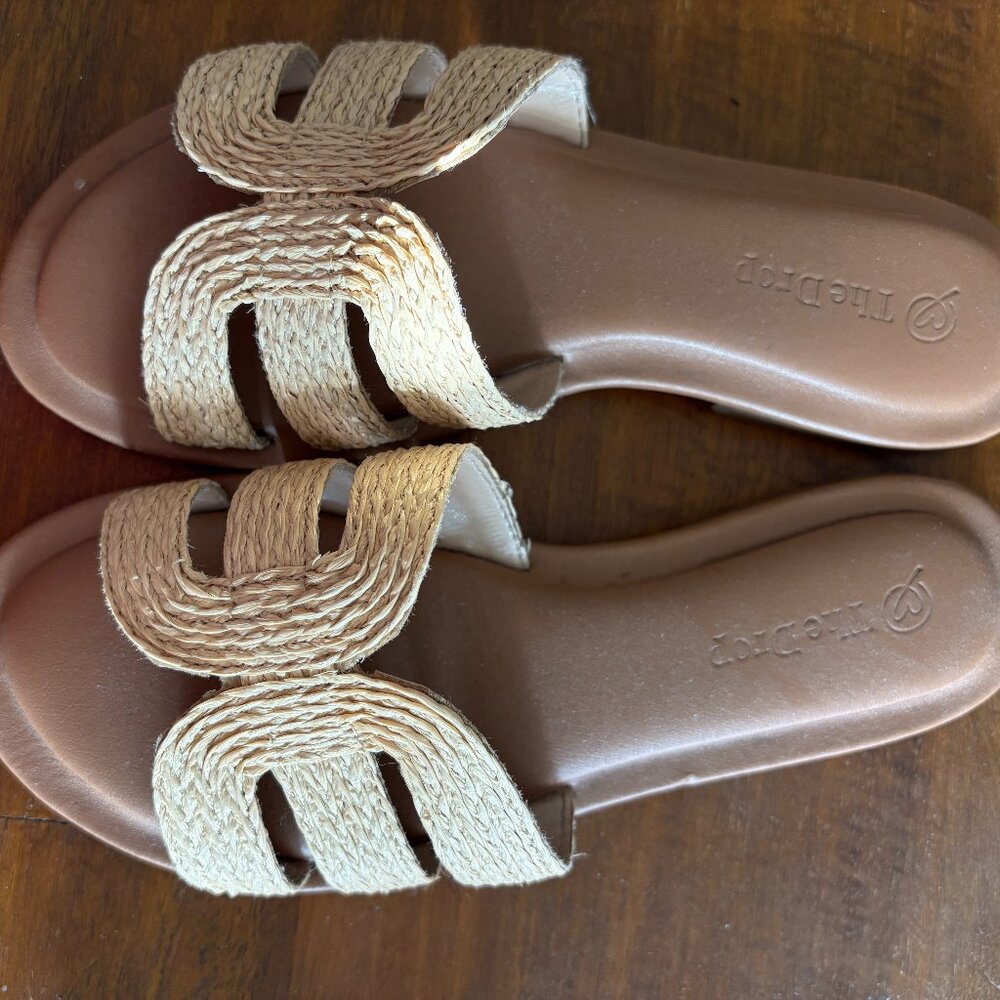The Drop Sandals Slides in Size 5 Tan Woven
